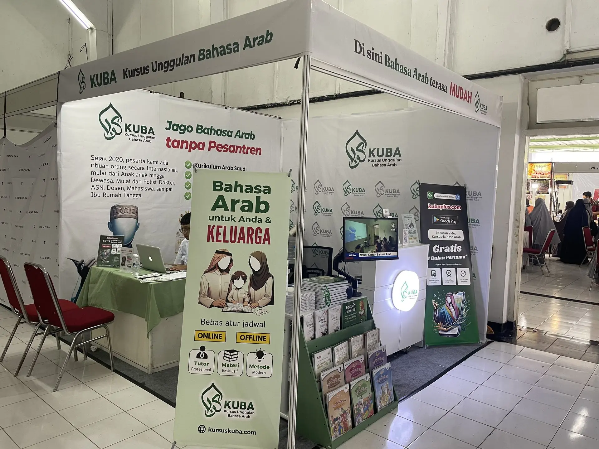 Booth KUBA di pameran pendidikan